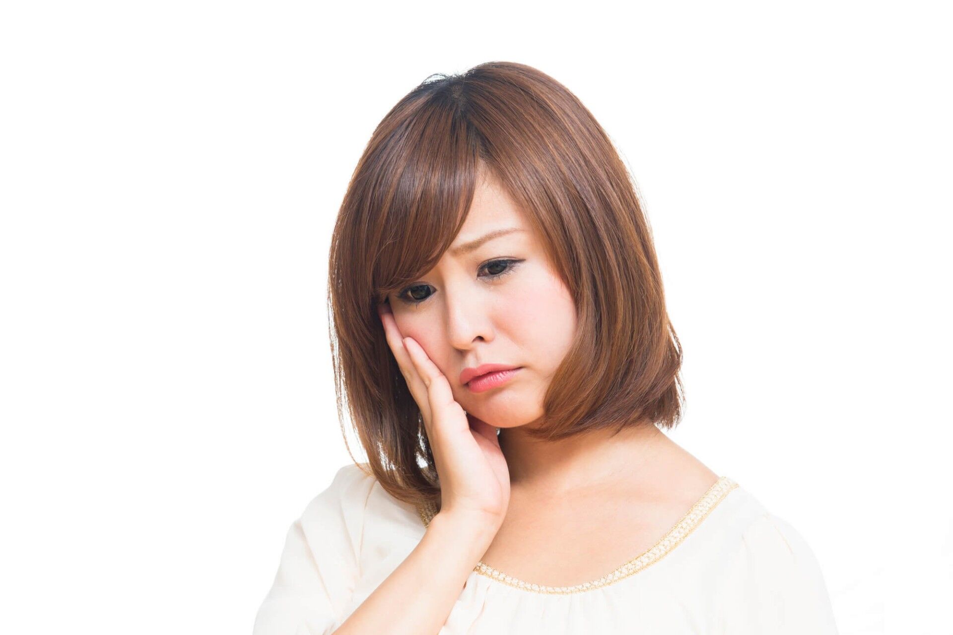 悩んでいる女性